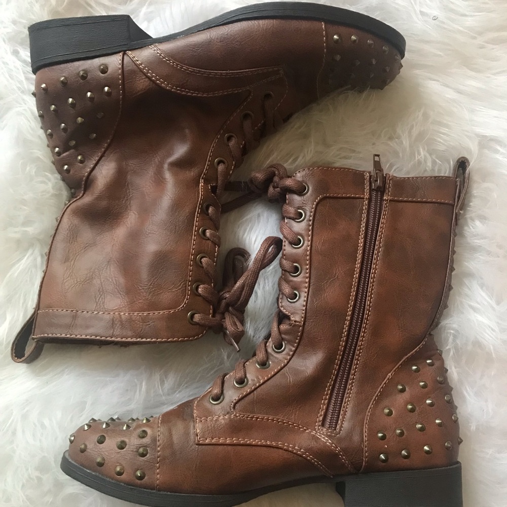 Report studded combat boots
